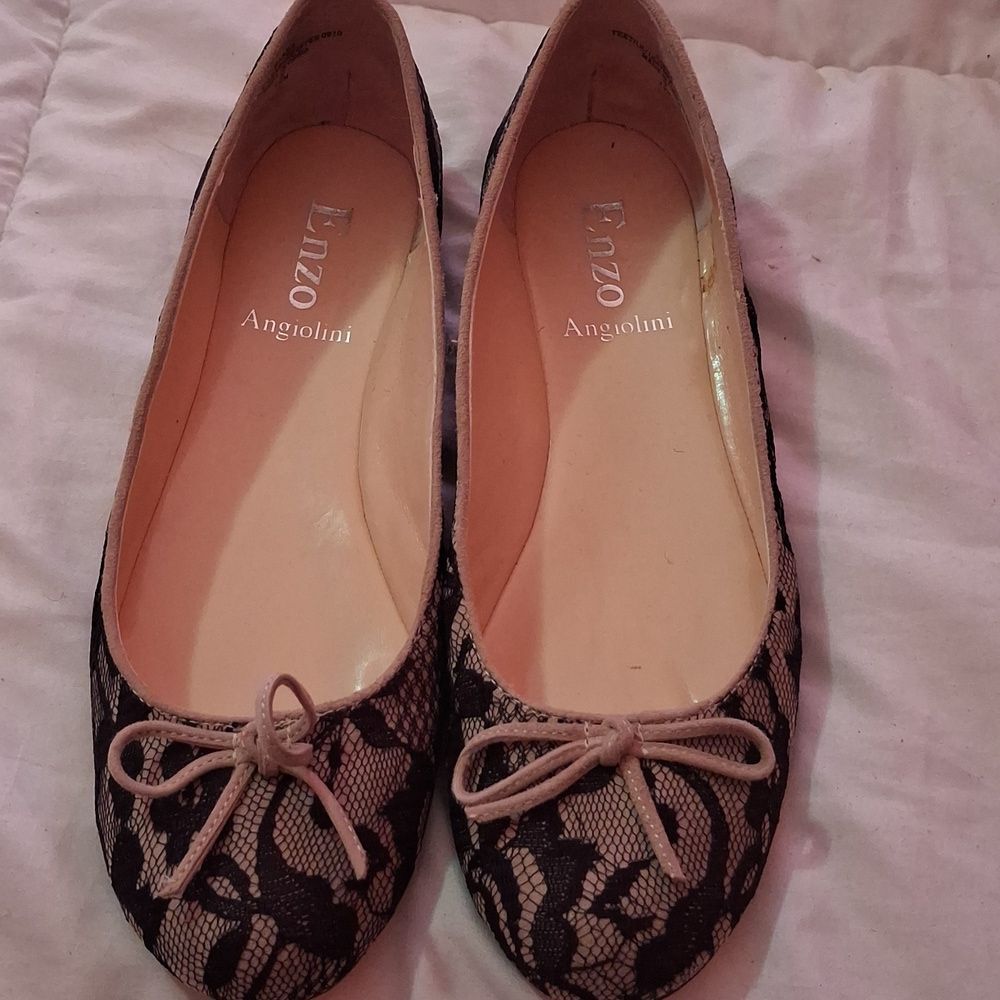 Enzo Angiolini lace ballet flat